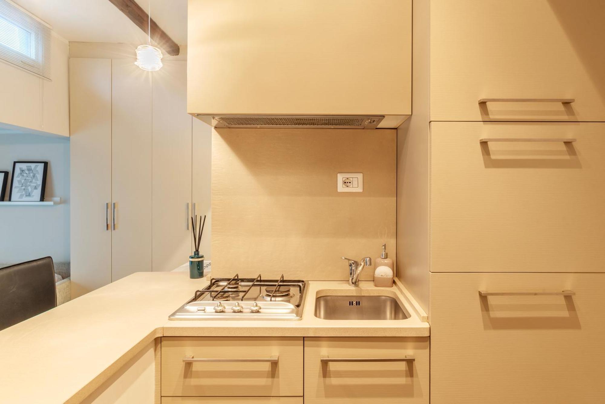 Apartamento Ad Un Passo Da Piazza Di Pietra - Mini House