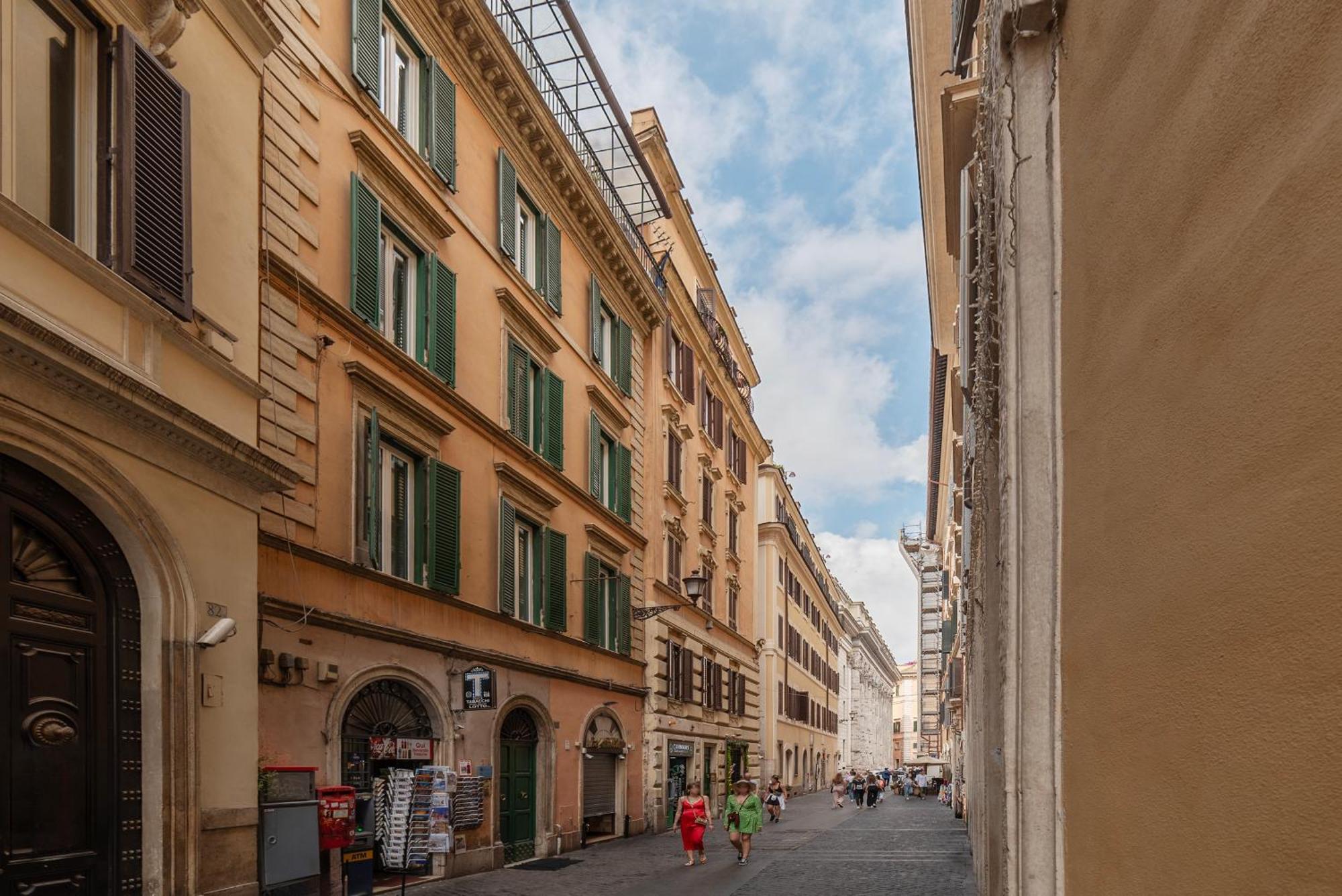Ad Un Passo Da Piazza Di Pietra - Mini House Apartamento